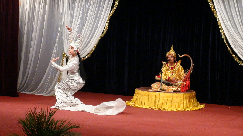 ビルマの竪琴と舞踊